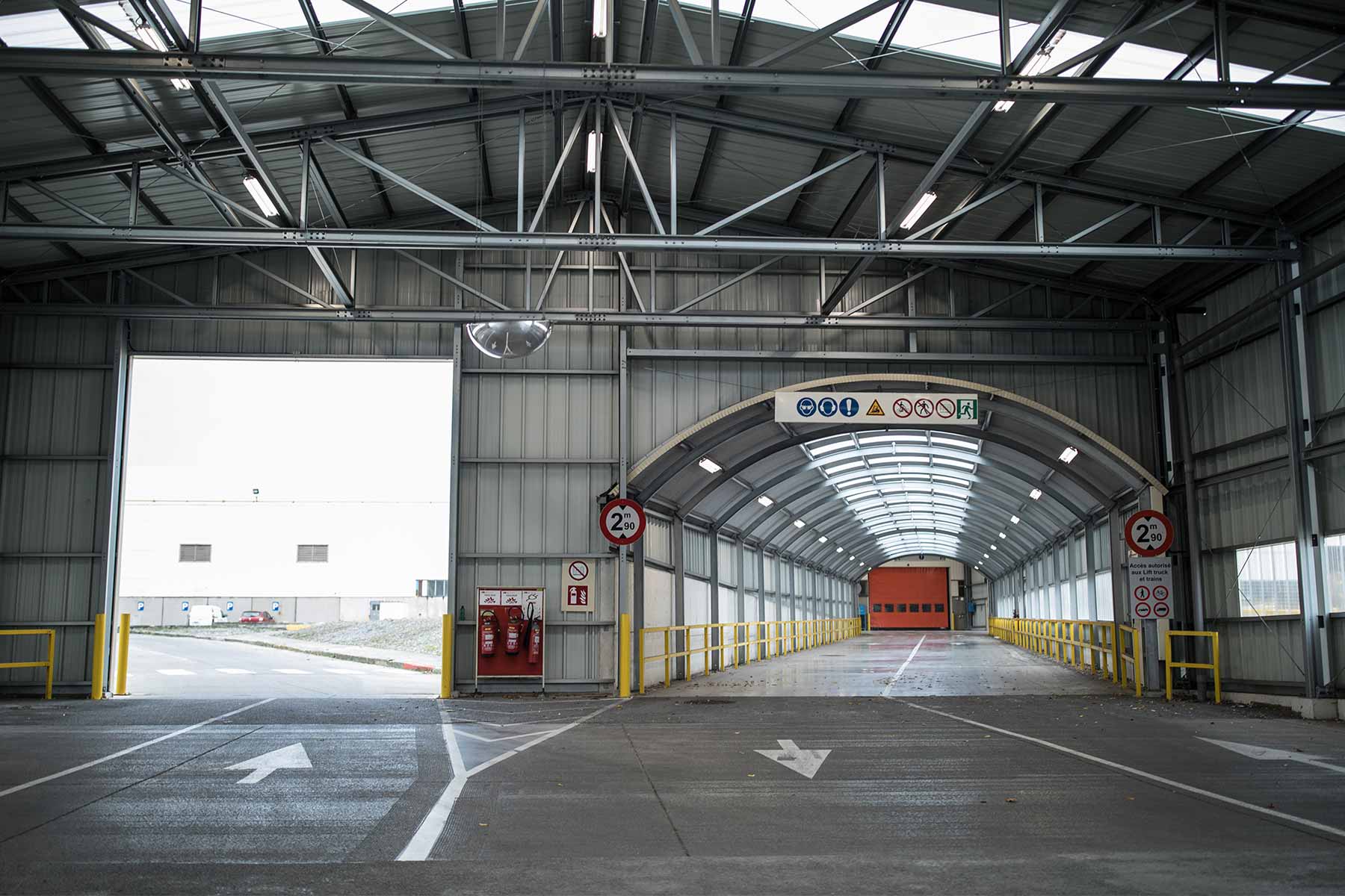 Tunnel between buildings
